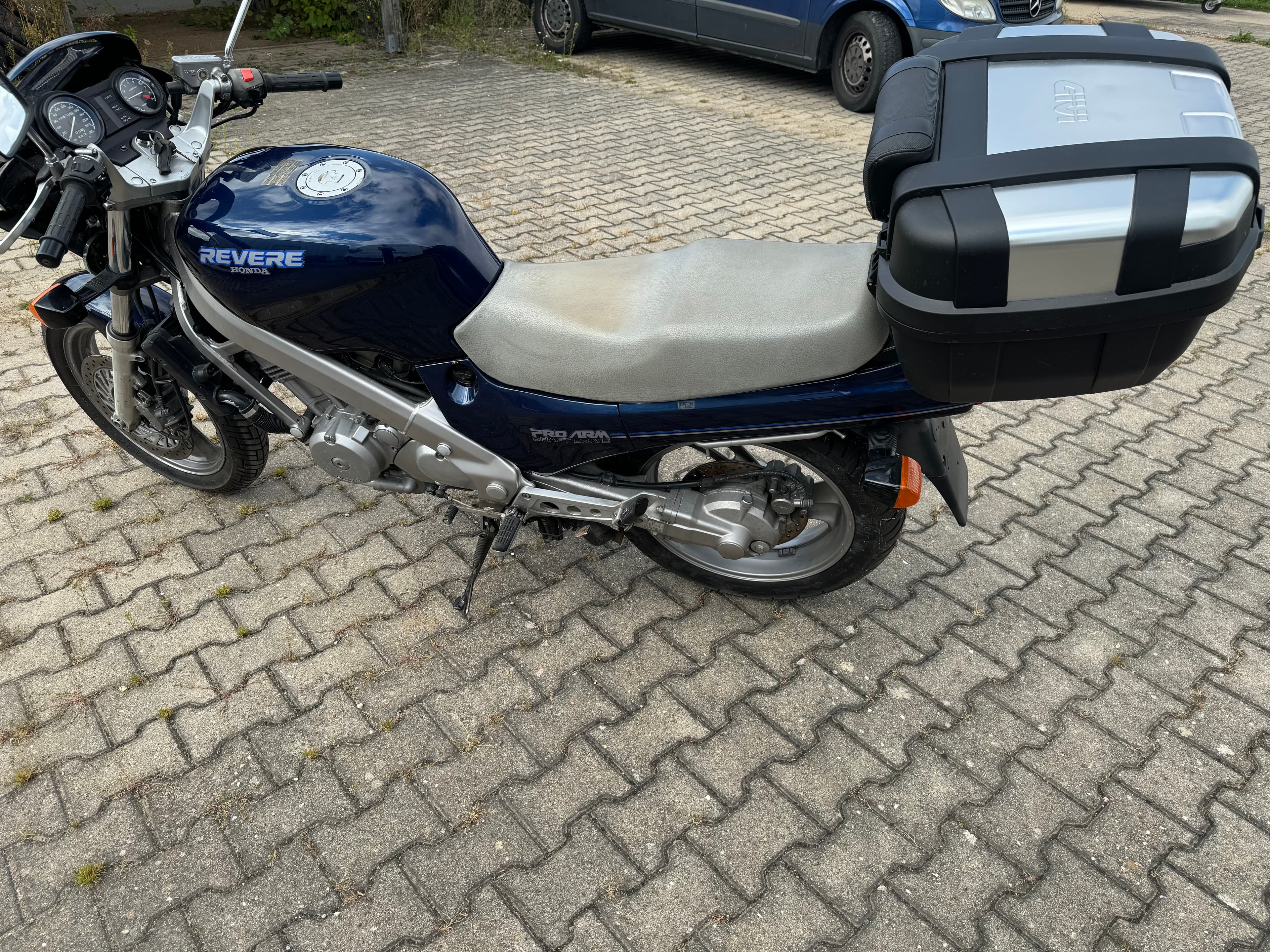 Was suchen Motorradfahrer im Internet am häufigsten