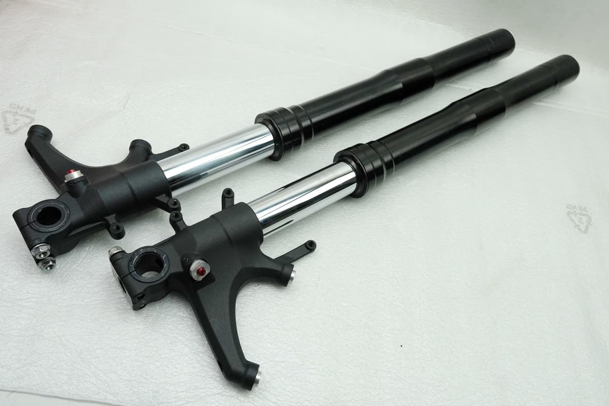 Gabel vom Motorrad ist undicht. Welche Maßnahmen - Möglichkeiten