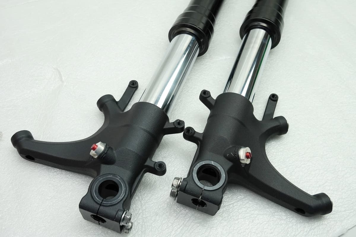 Gabel vom Motorrad ist undicht. Welche Maßnahmen - Möglichkeiten