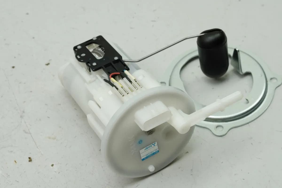 YAMAHA MTN 1000 MT-10 RN78 RN45 - Benzinpumpe Kraftstoffpumpe (für Tank) 4550 km