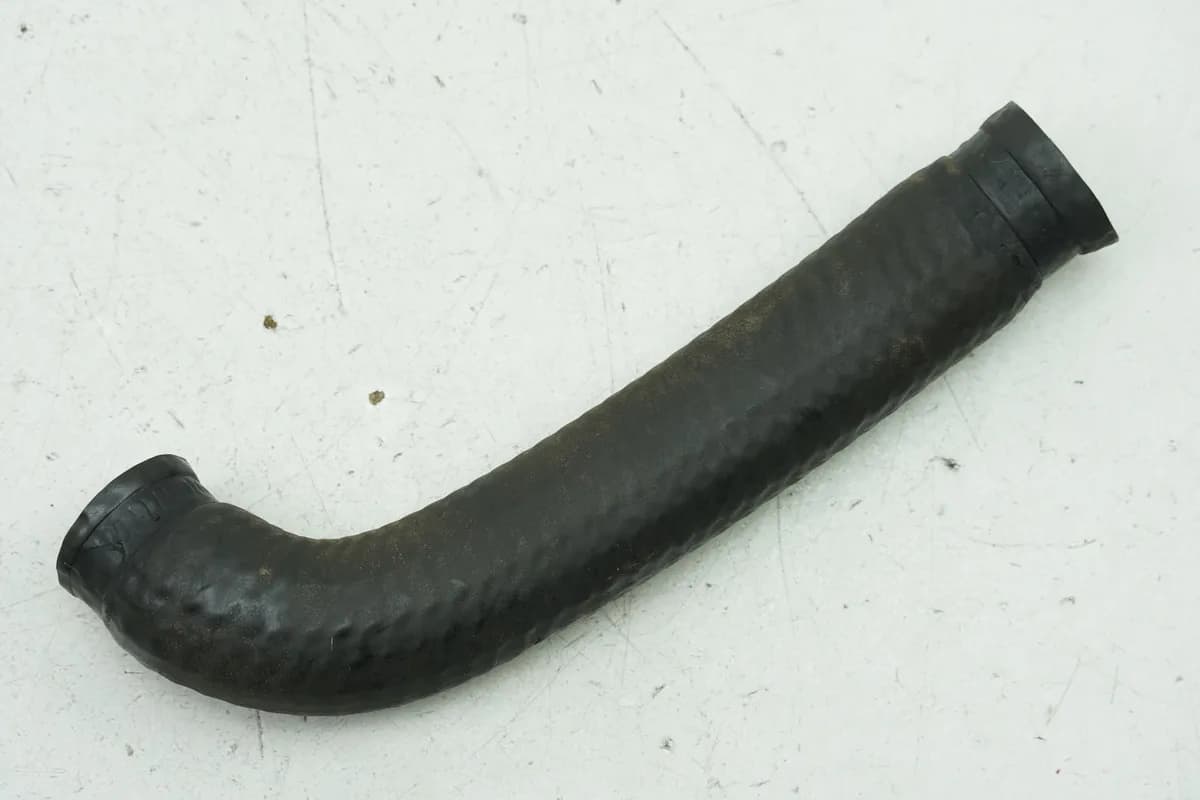 Aprilia Pegaso 650 GA (MX) Kühlerschlauch Kühler rechts oben Ausgleichsbehälter