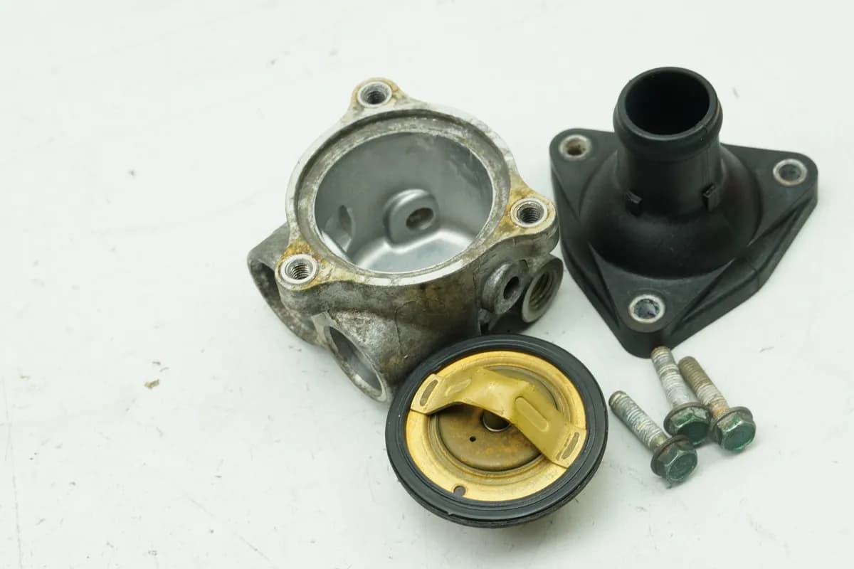 Honda GL 1500 F6C Valkyrie SC34 Thermostat Thermostatgehäuse (für Motor Kühlung)