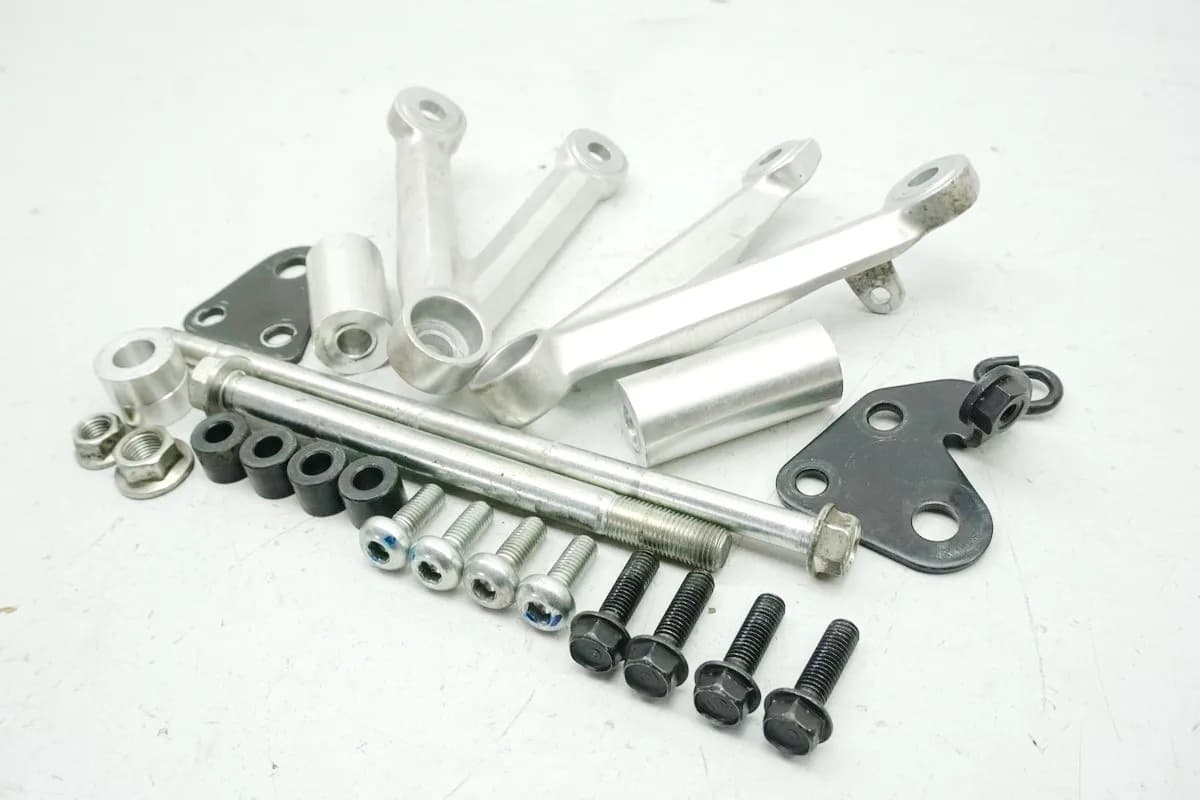 HONDA CB 650 FA RC75 Halterung Motor Achse Bolzen Halteplatte Träger Motorhalter