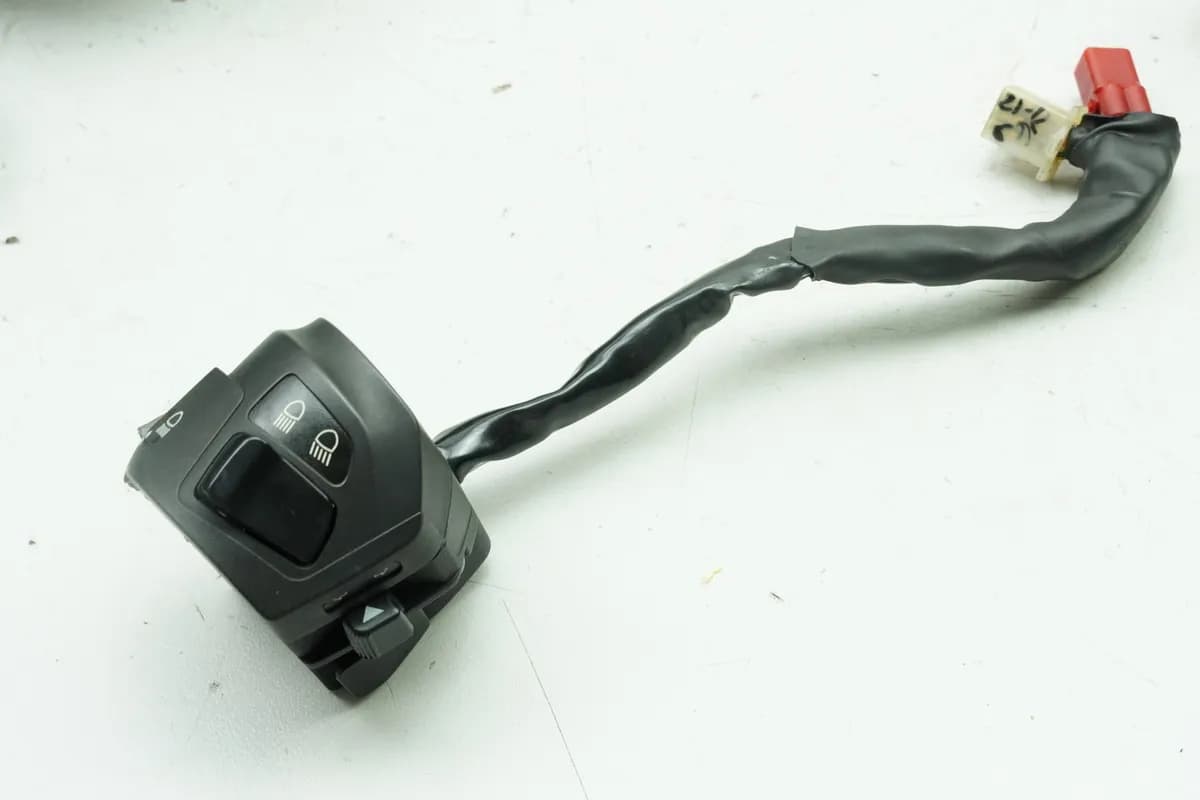 HUSQVARNA Vitpilen HQV 401 Lenkerschalter links Schalter Blinker Licht 6897 km