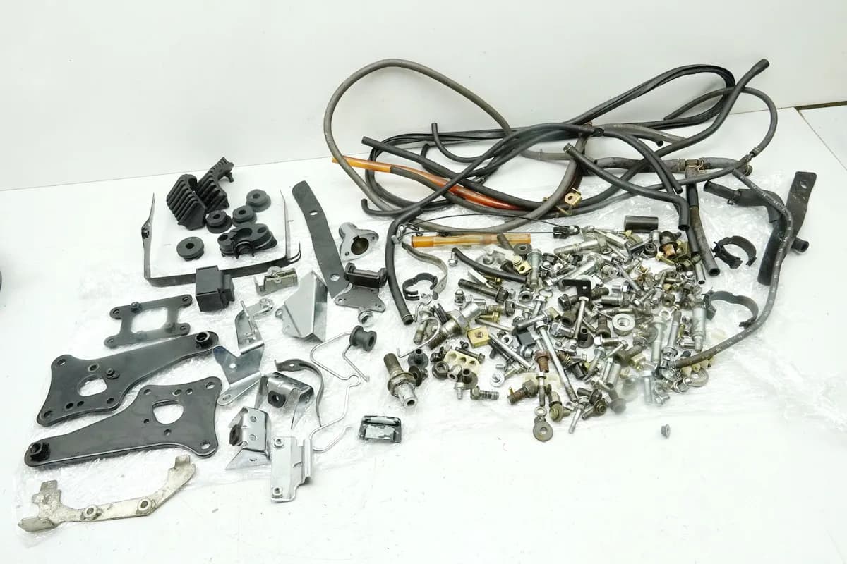 Honda GL 1500 F6C Valkyrie SC34 Schrauben Kleinteile (für Rahmen Verkleidung )