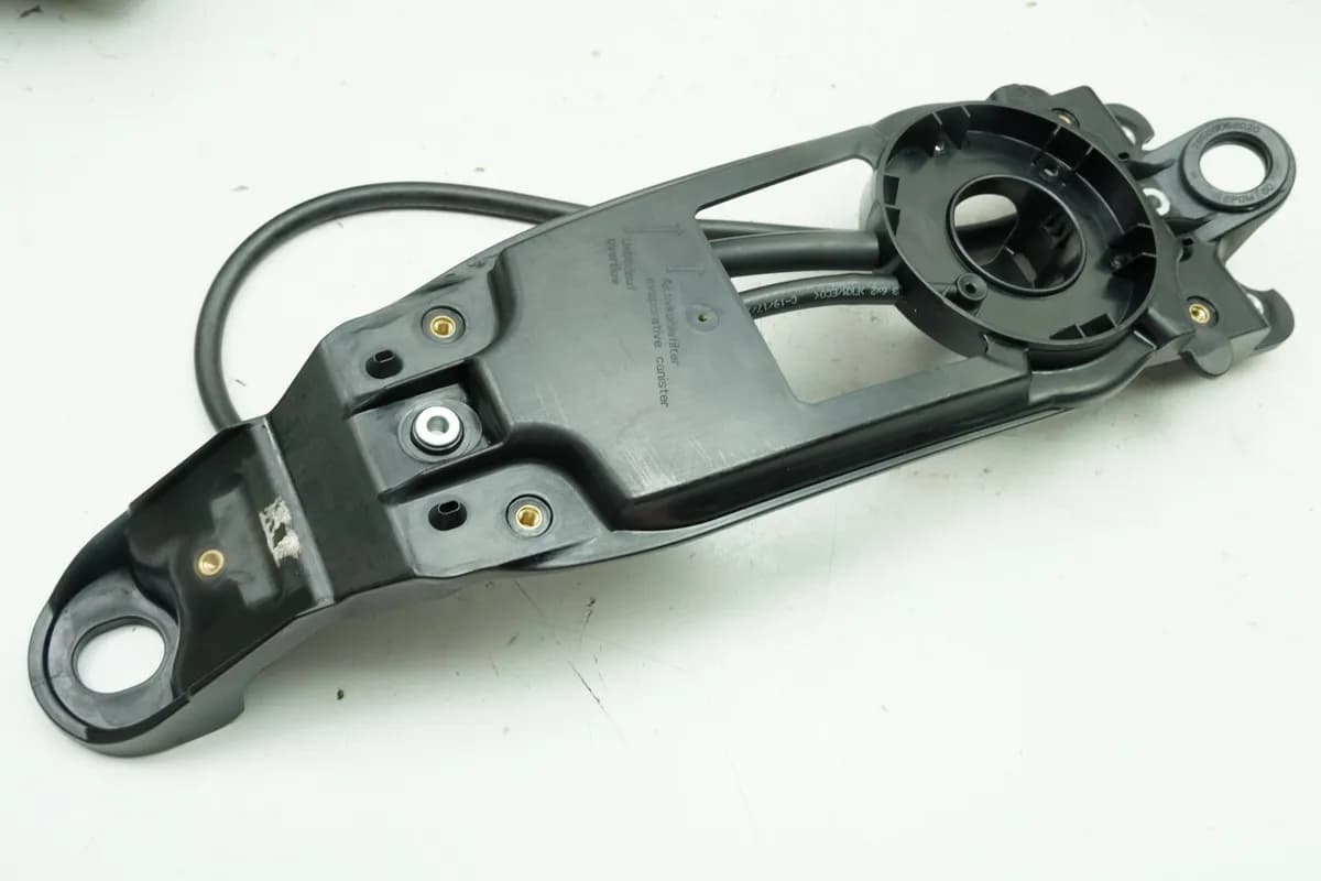 HUSQVARNA Vitpilen HQV 401 Tank Adapter Abdeckung Cover Stutzen Verkleidung