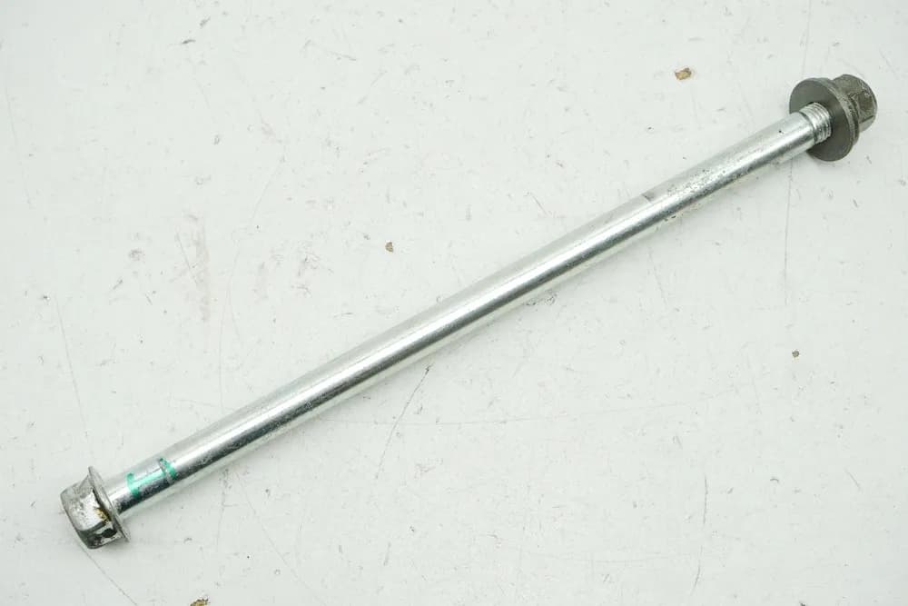 YAMAHA SR 125 10F Schwingachse Achse Schwinge