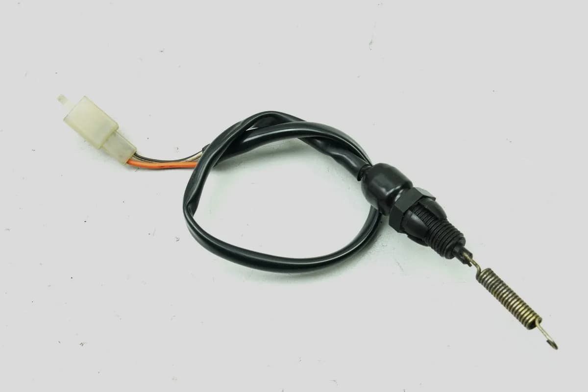 SUZUKI GSX 750 AE INAZUMA Bremslichtschalter hinten (für Fußbremszylinder)