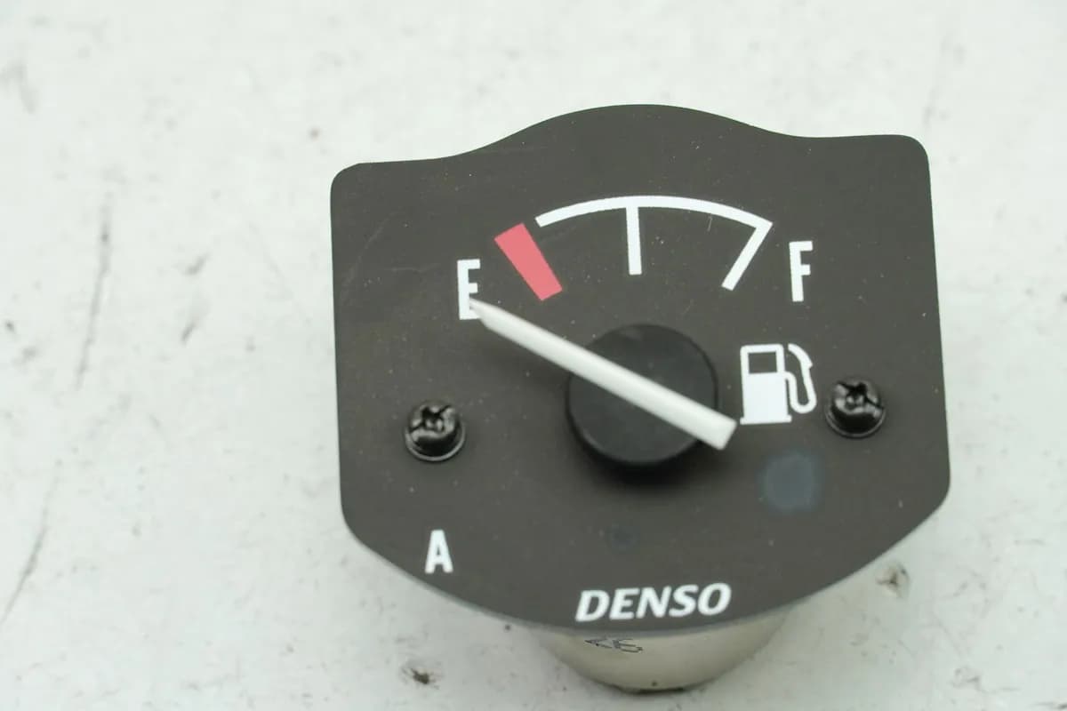 SUZUKI GSX 750 AE INAZUMA Tankanzeige Einsatz Füllstand Cockpit Instrumente