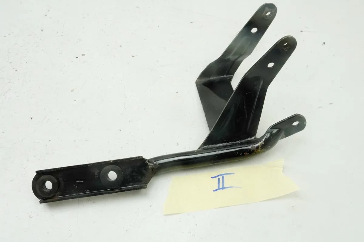 SUZUKI LS 650 NP41 SAVAGE Halterung II Auspuff Träger Schalldämpfer Hilfsrahmen