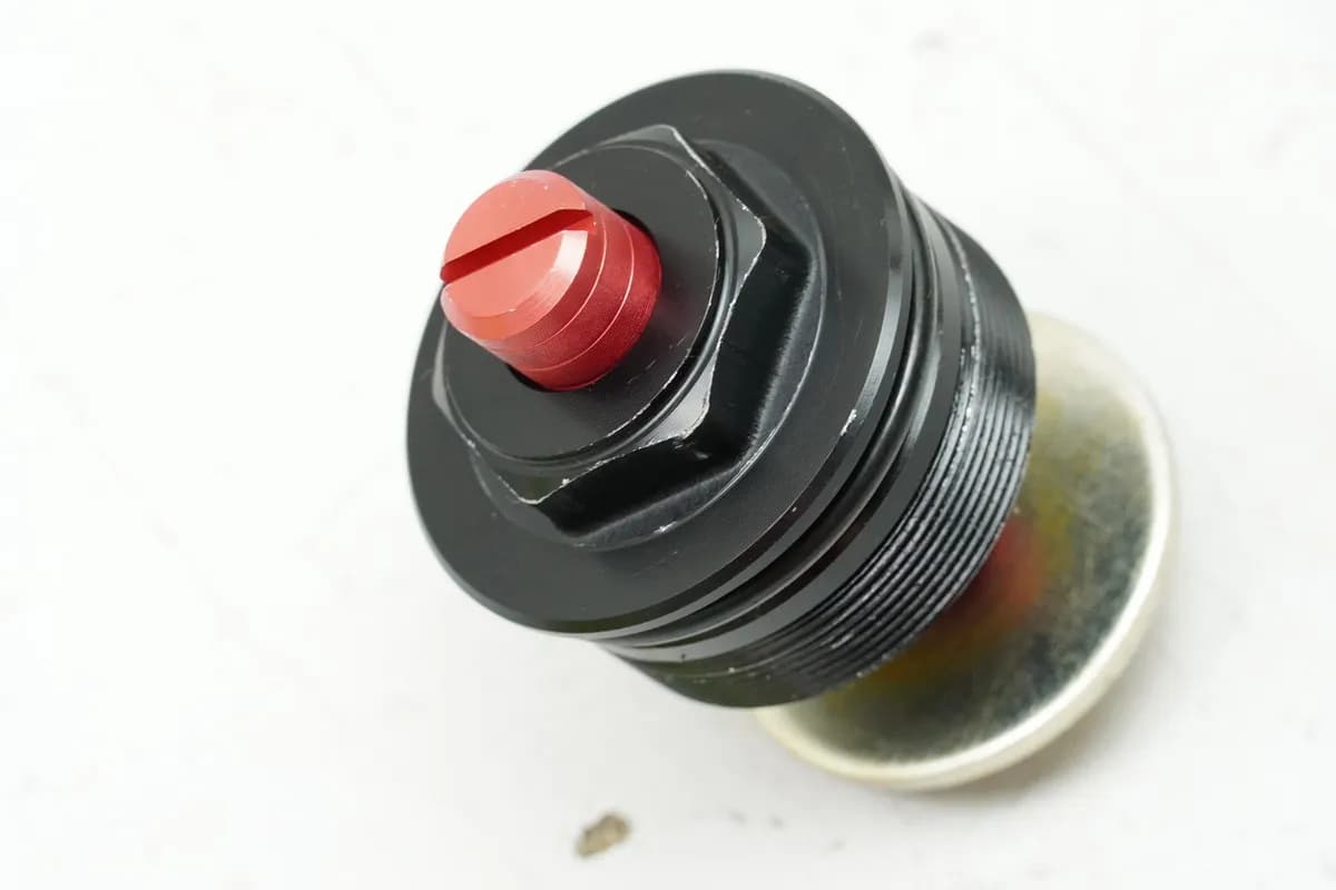 HONDA CBF 1000 FA SC64 Gabel Schraube Verschluß Stopfen Einsteller 51450-MGJ-D01