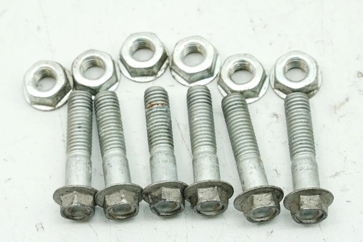 YAMAHA XT 125 X R Schrauben für Kettenrad (an Felge Hinterrad)