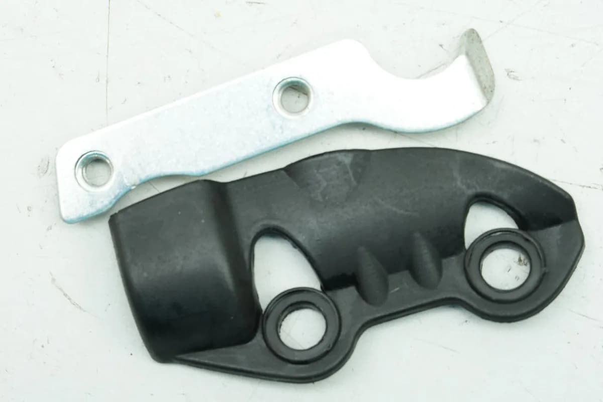 YAMAHA XT 125 X R Abdeckung Bremszylinder hinten Cover Deckel 1D4-F586E-00-00