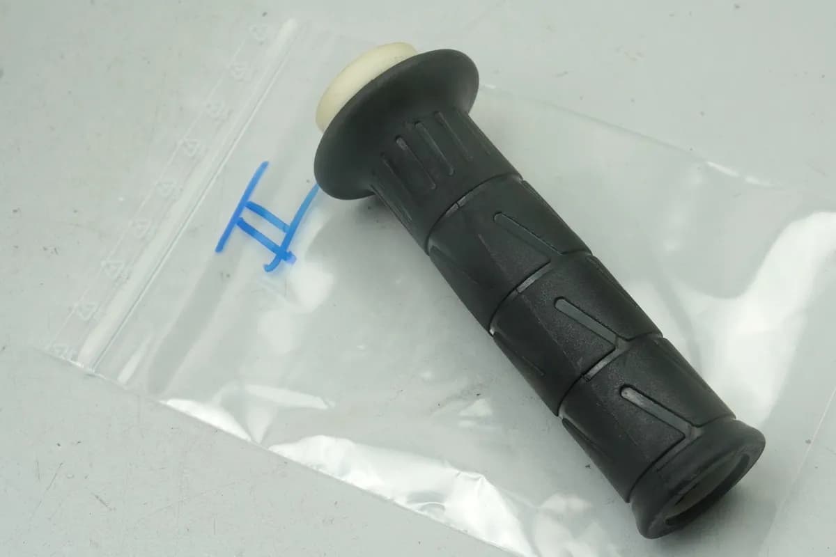 KAWASAKI ZX-6R ZX600G Gasgriff II Griff Griffgummi Lenkergriff 98-99