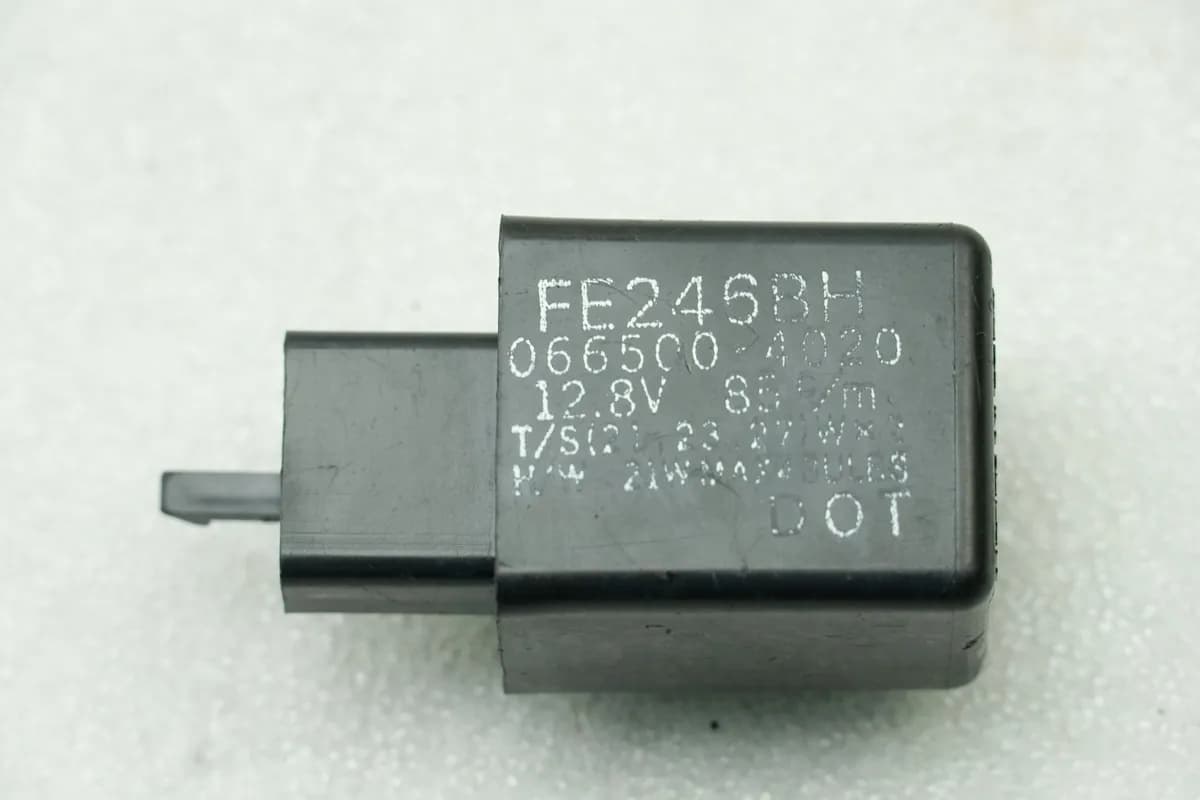 Kawasaki EL 252 EL 250 B Eliminator Blinkrelais Blinkgeber Blinkerrelais FE246BH