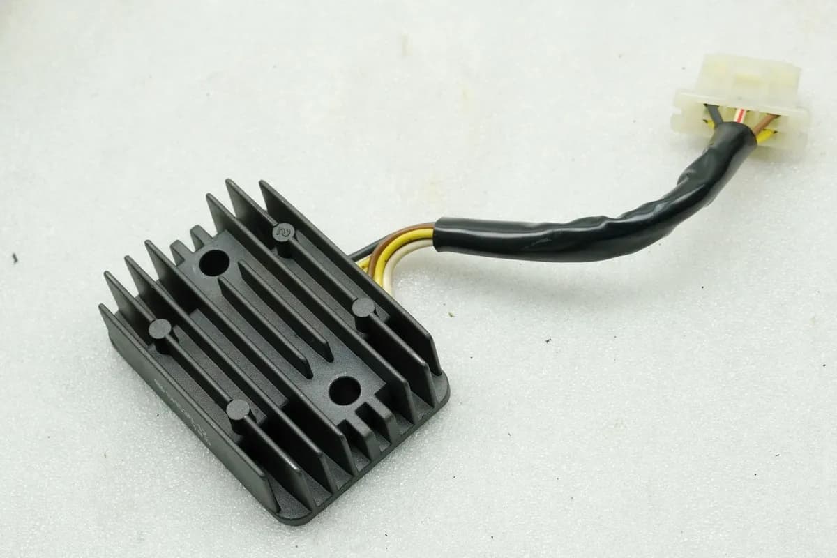 Kawasaki EL 252 EL 250 B Eliminator Laderegler Spannungsregler Gleichrichter