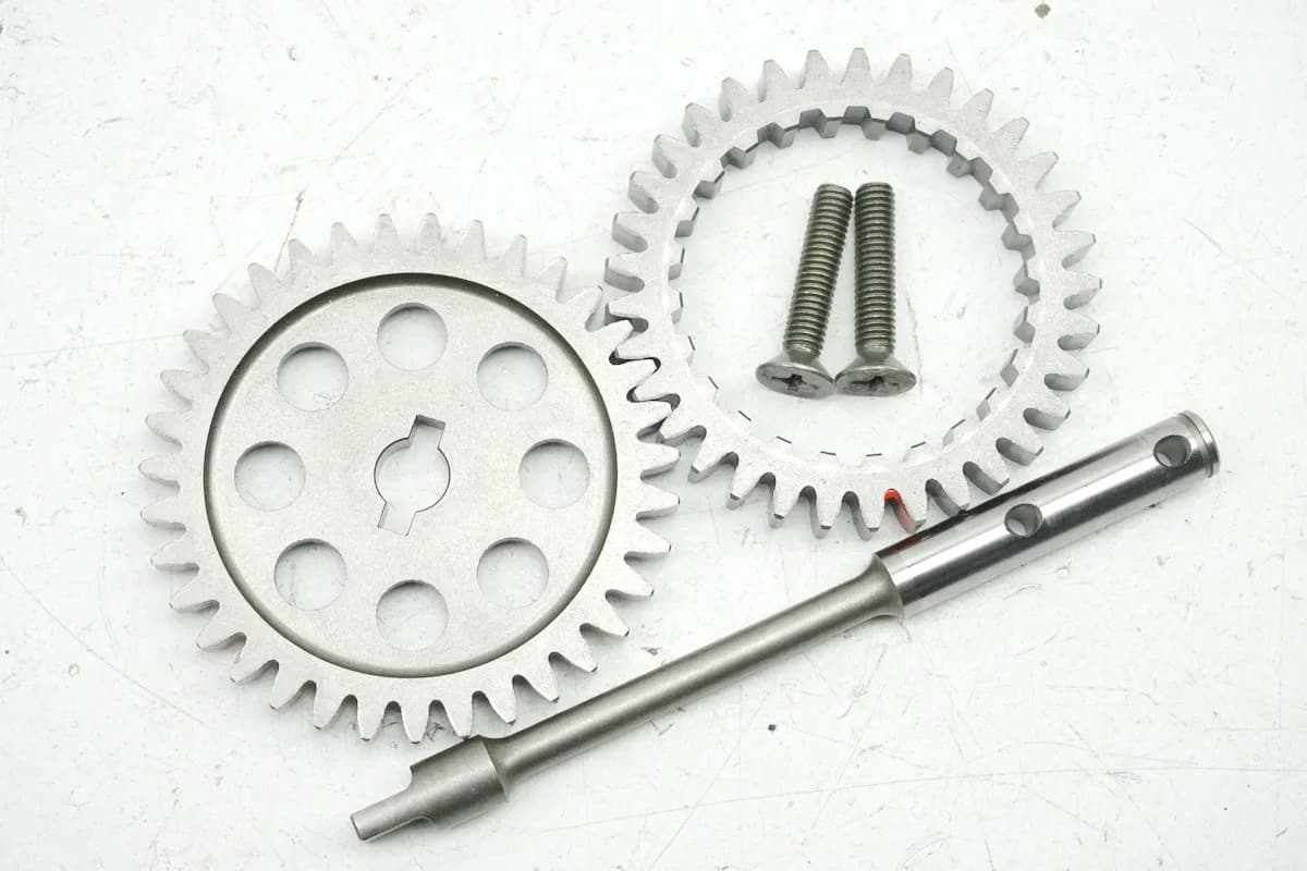 SUZUKI GSX-R 1000 WVBZ K3 K4 Antrieb Ölpumpe Welle Ritzel Zahnrad