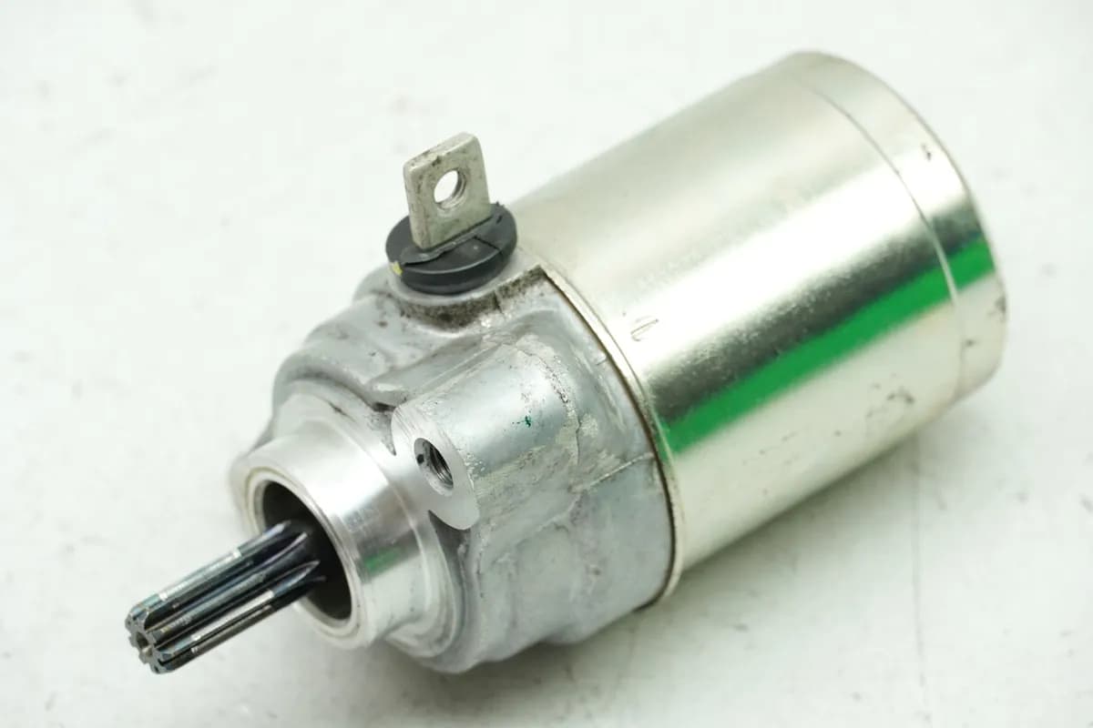 YAMAHA MT 125 A RE11 (RE29) Anlasser original Starter (für Motor Zylinderkopf)