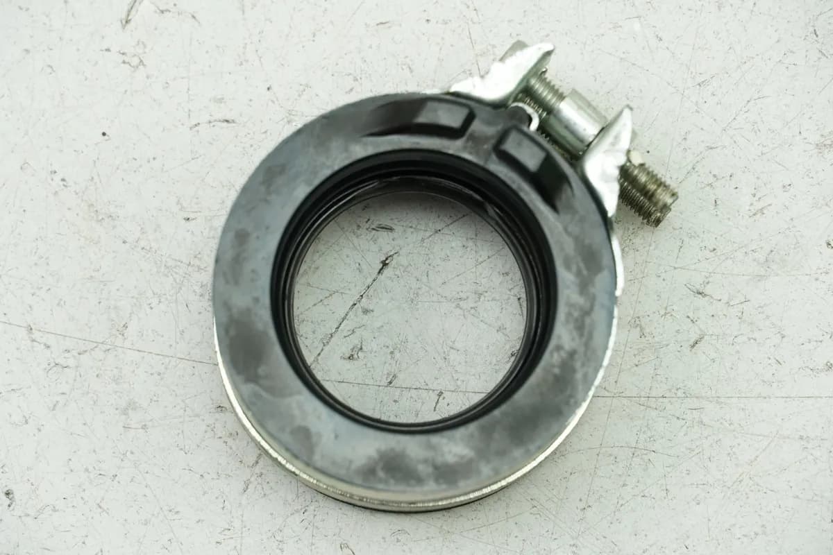 YAMAHA MT 125 A RE11 (RE29) Ansaugstutzen Gummi (für Motor)