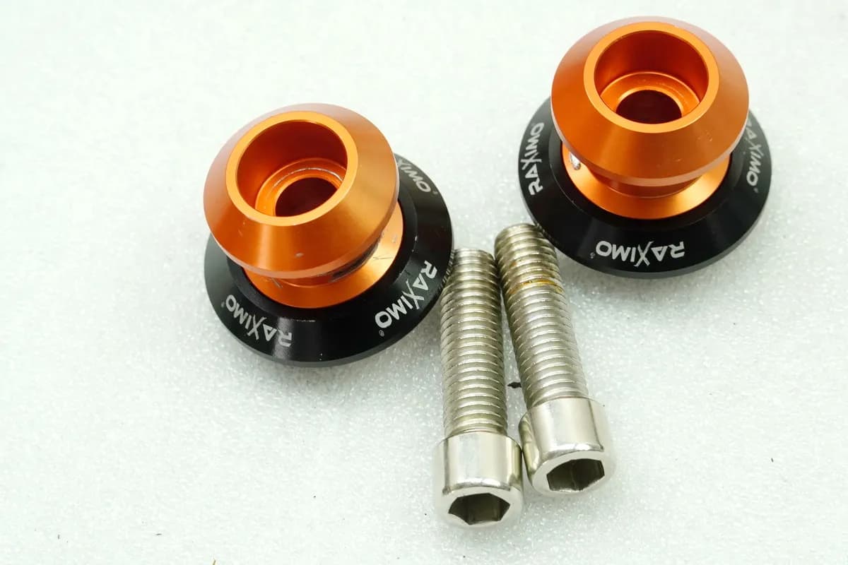 KAWASAKI Z 750 ZR750J Aufnahme Schraube für Montageständer an Schwinge 04-06