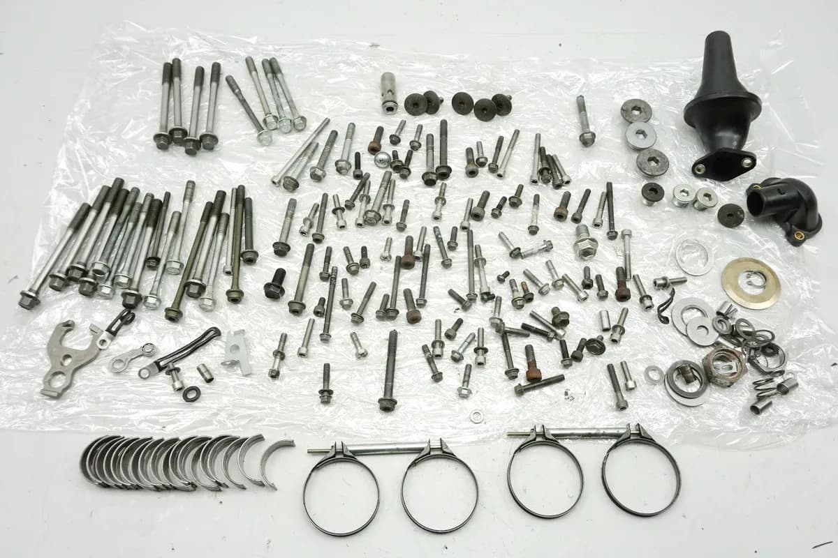 SUZUKI GSX-R 1000 WVBZ K3 K4 Schrauben & Kleinteile - Motor