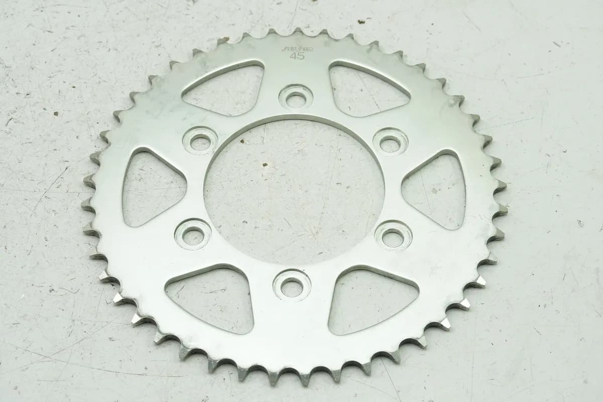 DUCATI MONSTER 696 ABS M5 Kettenrad hinten Z=45 Kranz (für Felge) NUR 1626 km