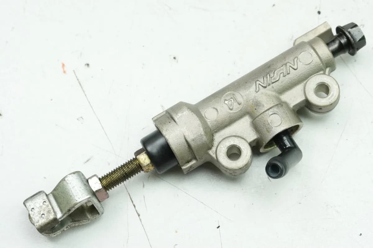 Honda GL 1500 F6C Valkyrie SC34 Bremzylinder hinten Bremspumpe Fußbremszylinder