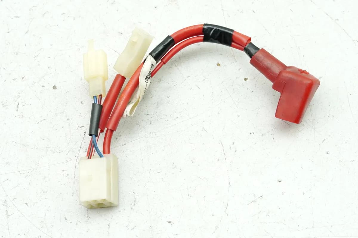 YAMAHA MT 125 A RE11 (RE29) Pluskabel Kabel für Batterie