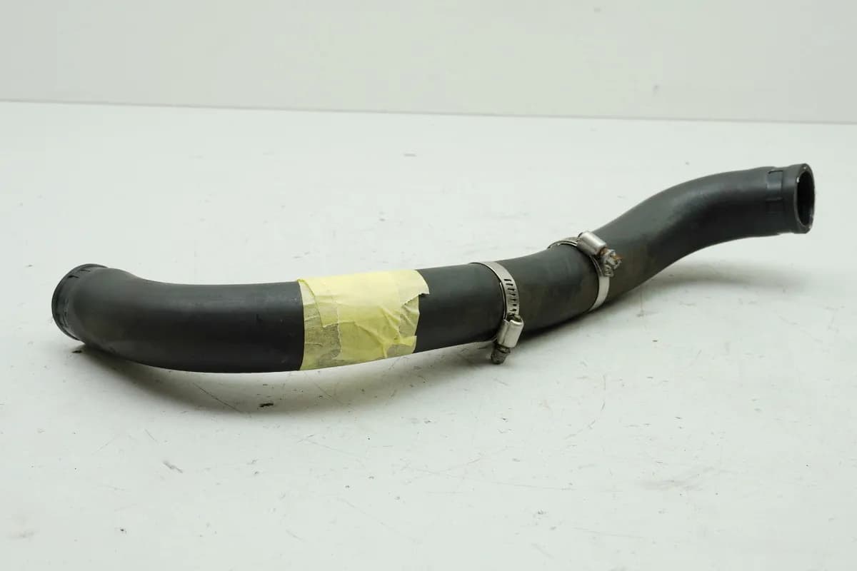 HONDA CBR 1100 XX SC35 Kühlerschlauch Kühler links --> Wasserpumpe 19502-MAT-E00