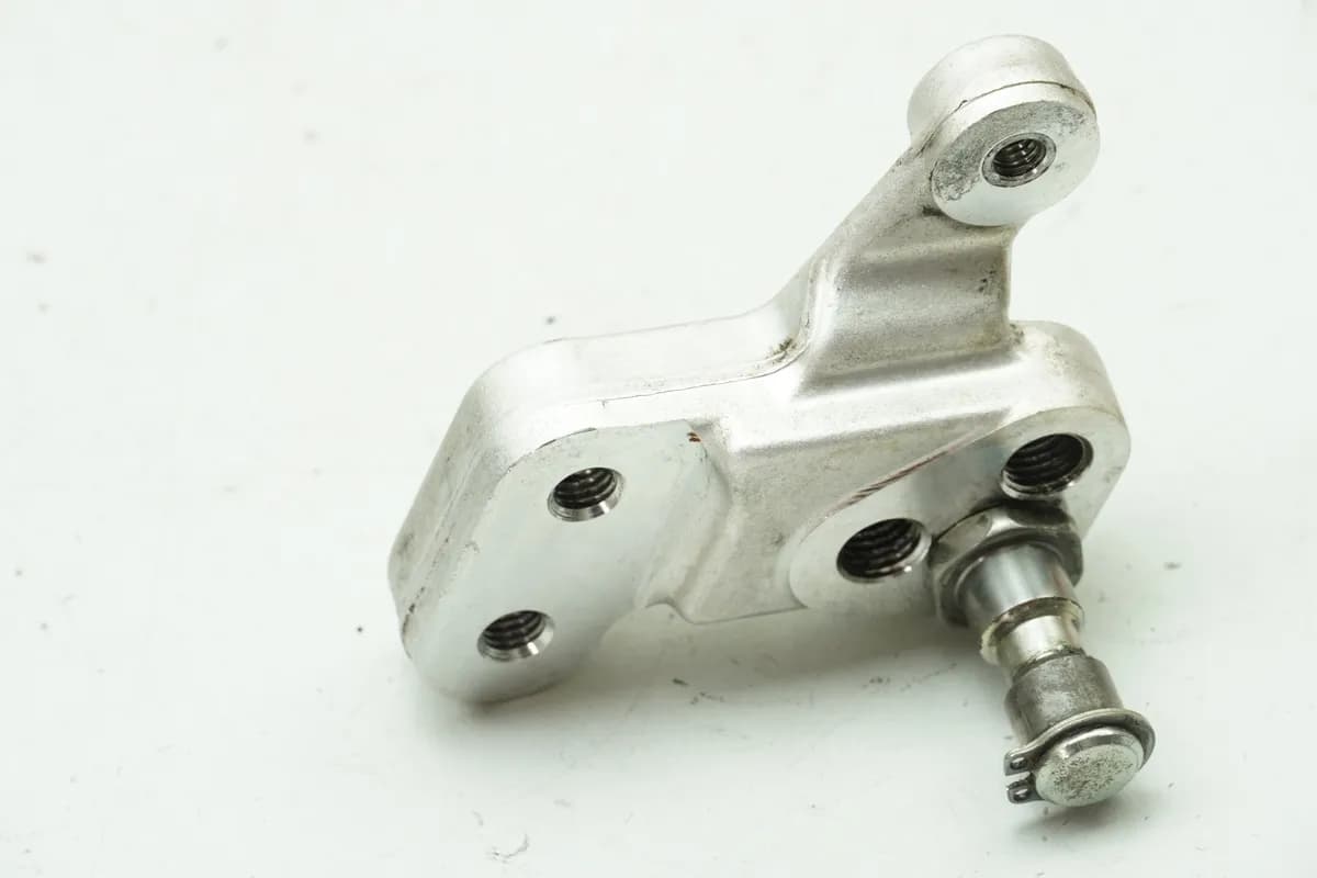 SUZUKI GSX-R 750 WVCW K8 K9 L0 600 Halterung Schalthebel Aufnahme Träger Platte