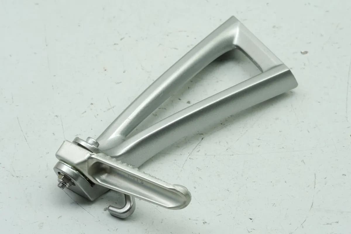 YAMAHA R6 RJ05 RJ09 Fußrastenanlage Sozius links Halter Fußraste 5SL-27430-00-00