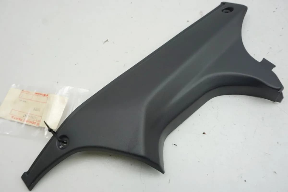 KAWASAKI GPZ 1100 ZXT10E Verkleidung Cockpit links Abdeckung Cover Blende