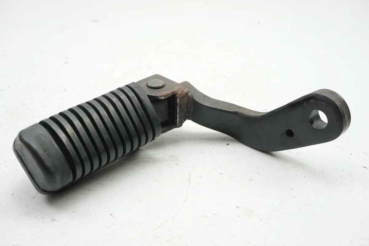 YAMAHA SR 125 10F Fußraste Fahrer links Halter Fußrastenplatte Träger