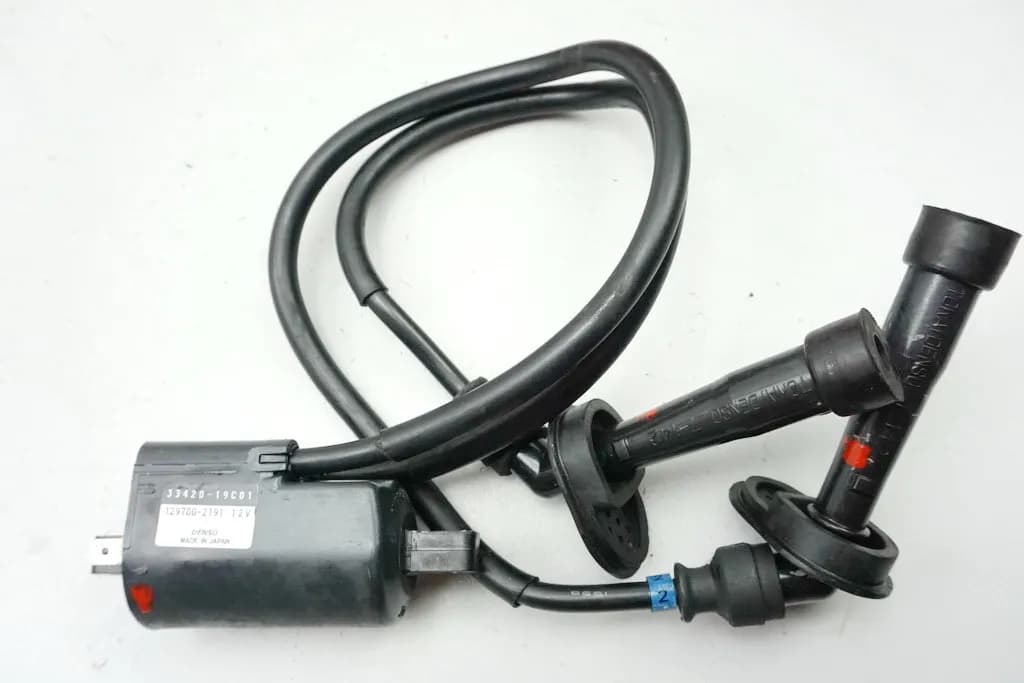 SUZUKI GSX 600 F AJ Zündspule 2+3 Zündkerzenstecker Ignition Coil 98-02