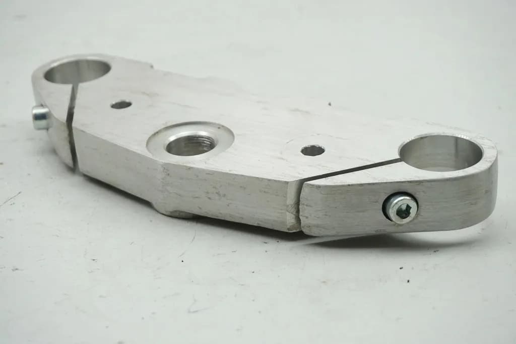 HYOSUNG GV 250 AQUILA Gabelbrücke oben (für Gabel Standrohr Gabelholm)