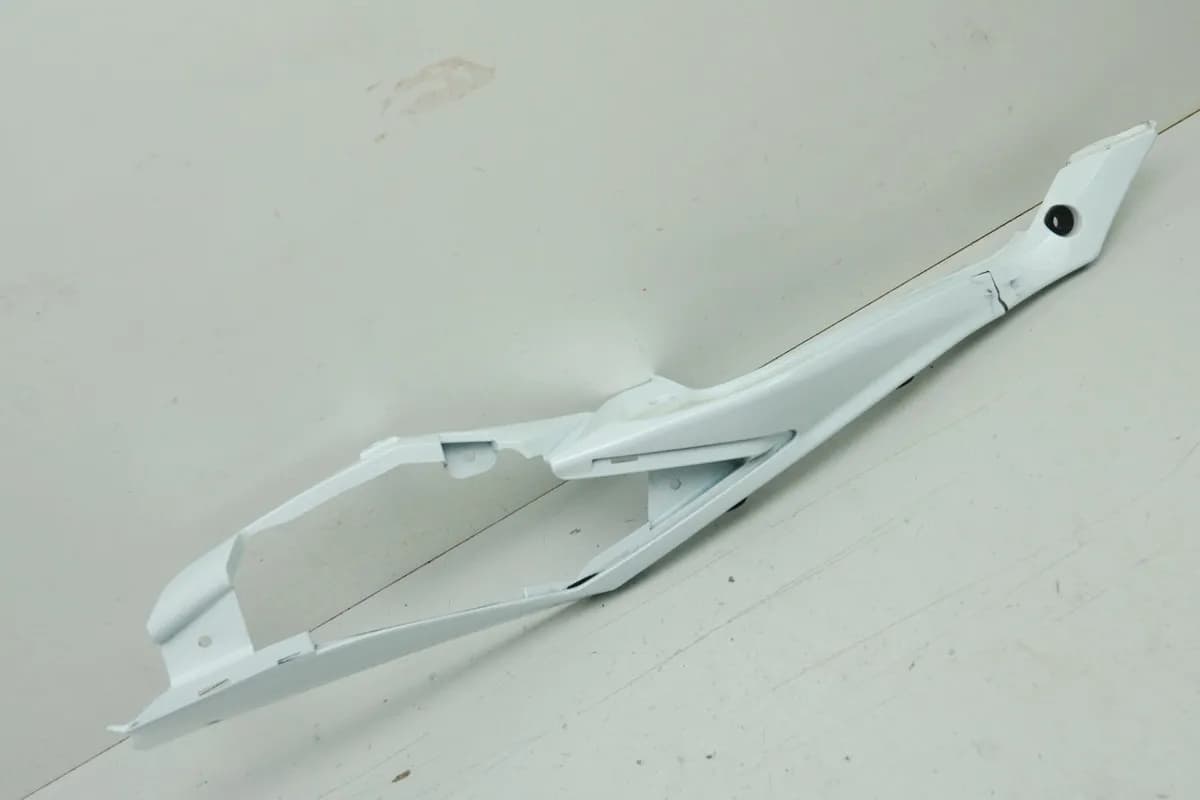 SUZUKI GSX-R 750 WVCW K8 K9 L0 600 Heckverkleidung rechts innen Abdeckung Cover