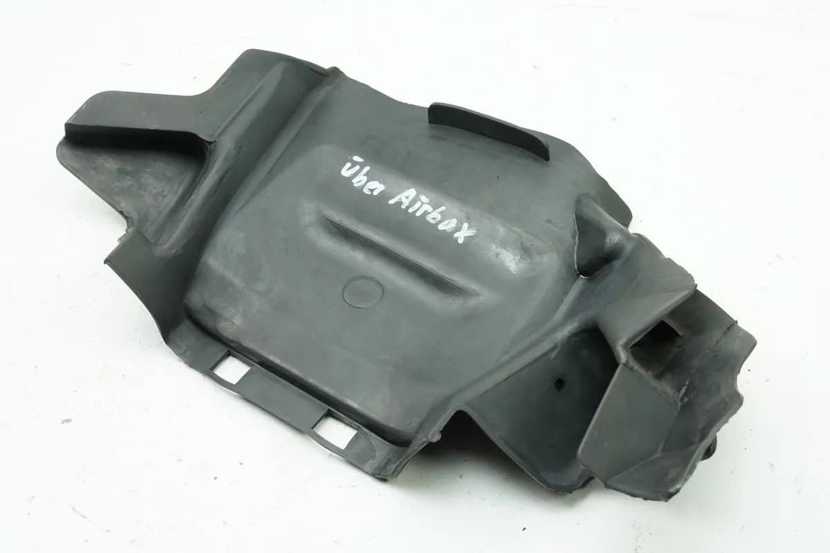YAMAHA FZS 600 RJ02 FAZER Abdeckung Airbox Gummi Dämpfer Cover Blende Motor