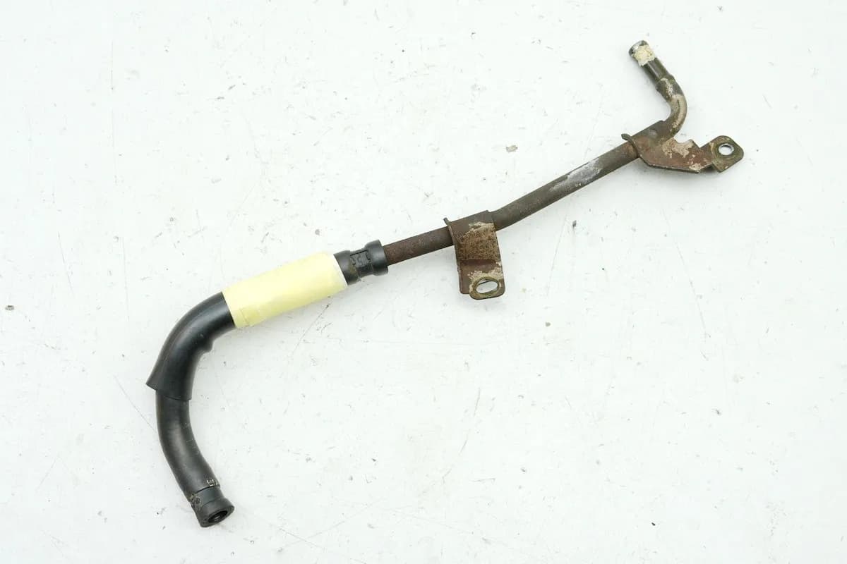 YAMAHA FZS 600 RJ02 FAZER Kühlerschlauch Rohr Kühler rechts Ölkühler