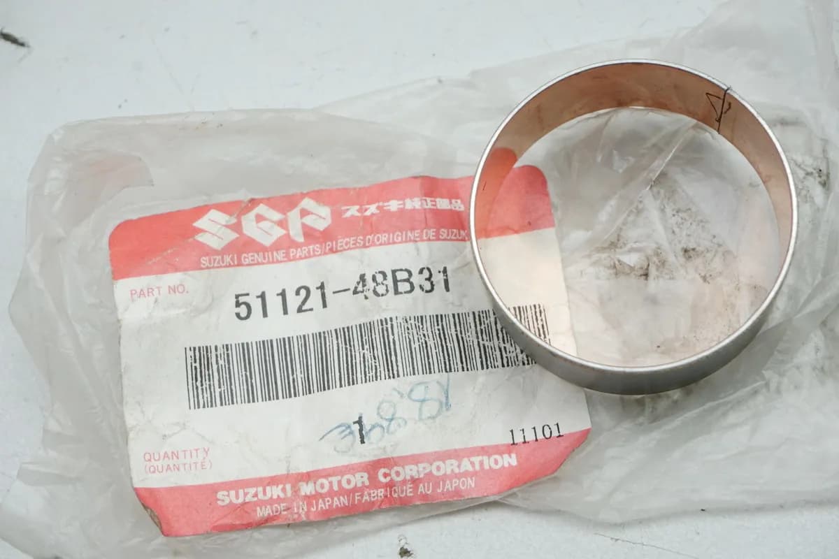 Suzuki Führungsbuchse Gleitlager Gabel original 51121-48B31 DR GSX RF - NEU