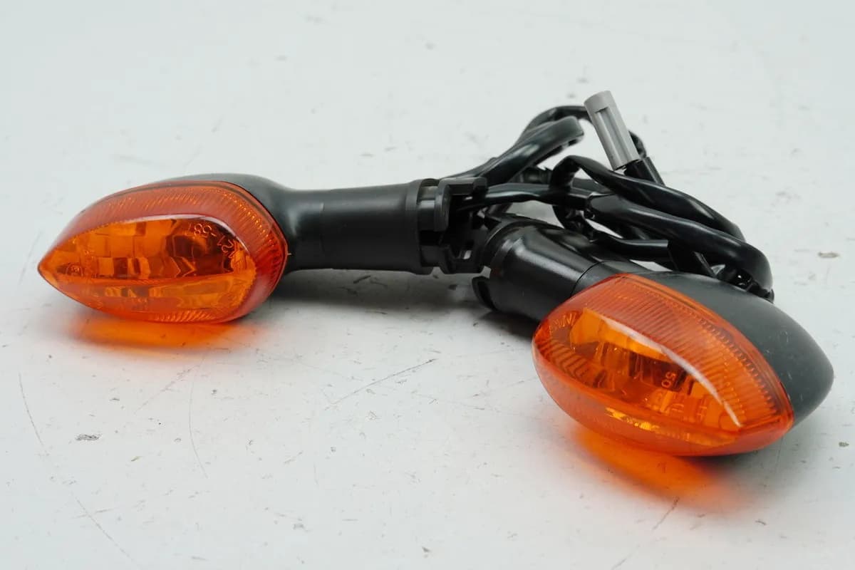 YAMAHA YZF R6 RJ11 Blinker links und rechts hinten original Paar 2C0-83330-00-00