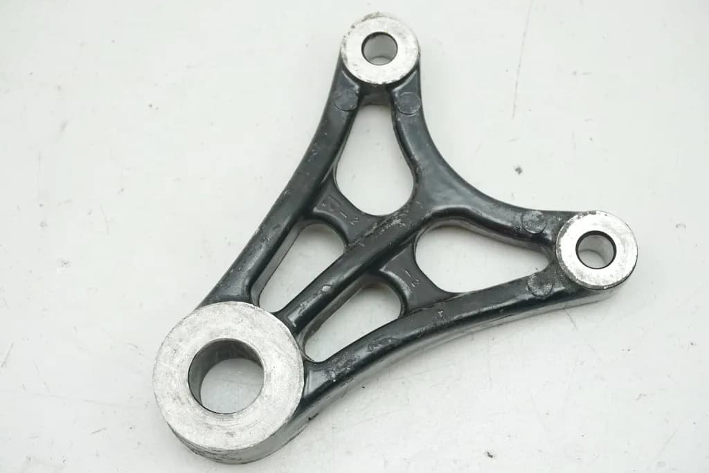 SUZUKI GS 500 E GM51B Bremsankerplatte Bremssattel hinten Halter Ankerplatte