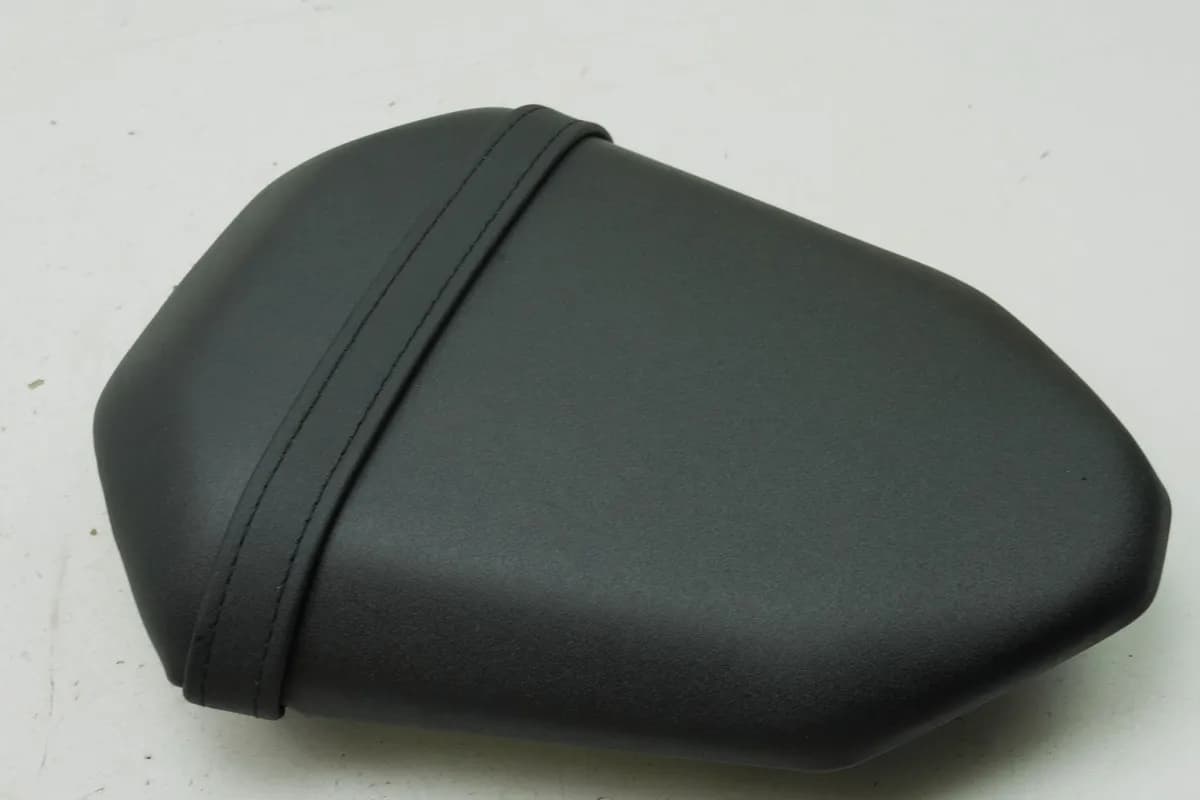 YAMAHA MT07 RM04 Soziussitz Sitz original Sitzbank Seat NEU 1WS-24750-00