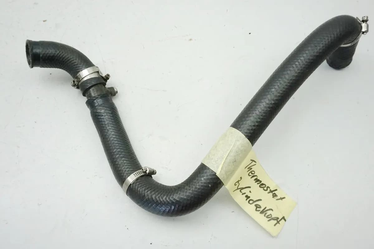 KAWASAKI GPZ 1100 ZXT10E Kühlerschlauch Rohr Stutzen Thermostat --> Zylinderkopf