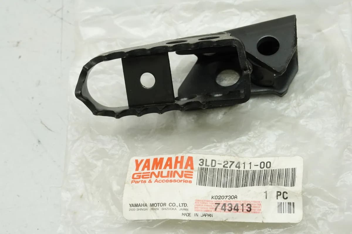 Yamaha Fußraste Fahrer links Footrest original 3LD-27411-00 DT TT-R YZ XZT - NEU