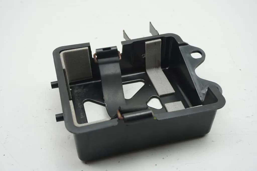 SUZUKI VL 125 WVA4 INTRUDER Batteriekasten Halter Batterie Batteriefach