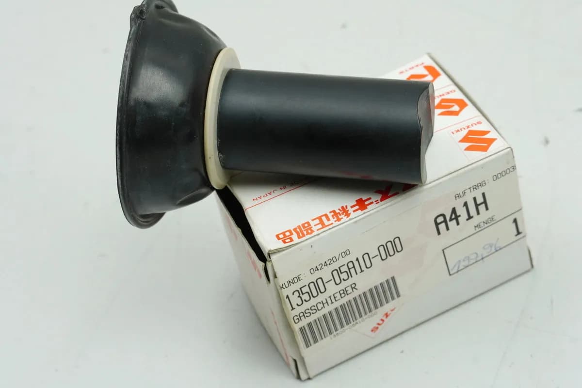SUZUKI VS 1400 VX51L INTRUDER Gasschieber Membran original NEU 13500-38A10-000