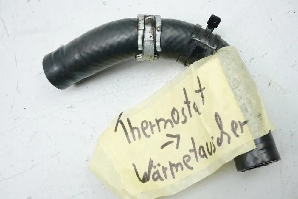 YAMAHA XSR 900 RN43 Kühlerschlauch Ölkühler --> Thermostat (Schlauch)