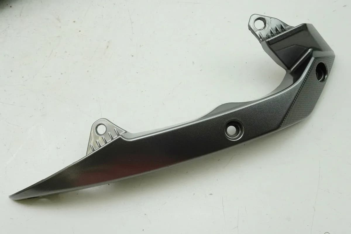 Aprilia Pegaso 650 660 Strada Halterung Windschild links Abdeckung Cover Blende