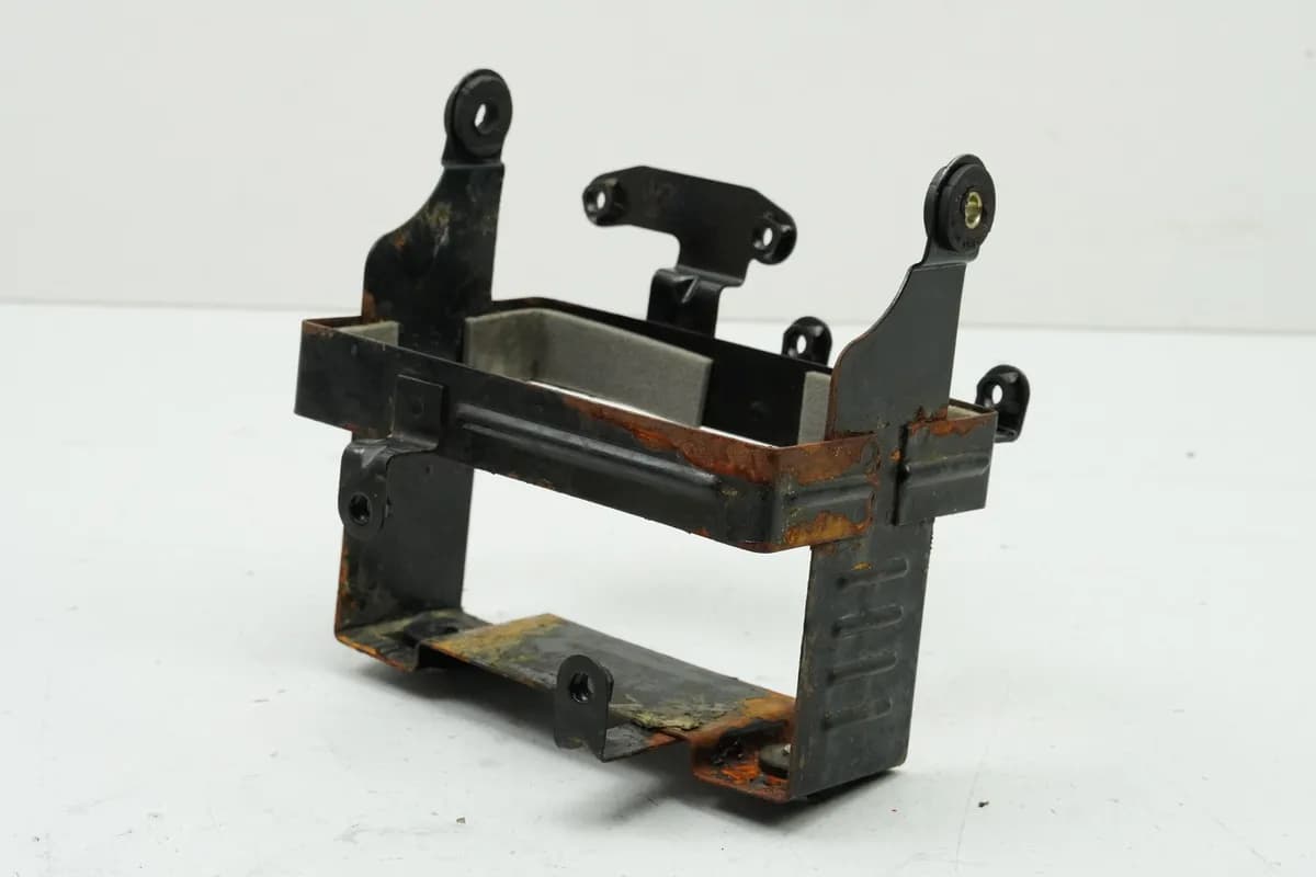 SUZUKI GSF 400 GK75B Bandit Batteriekasten Batteriefach Halter Batterie