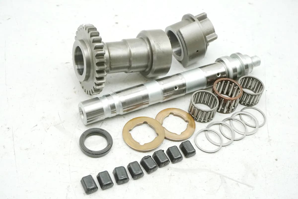 KAWASAKI GPZ 1100 ZXT10E Antriebswelle Lichtmaschine Zahnrad Welle Antrieb Lima